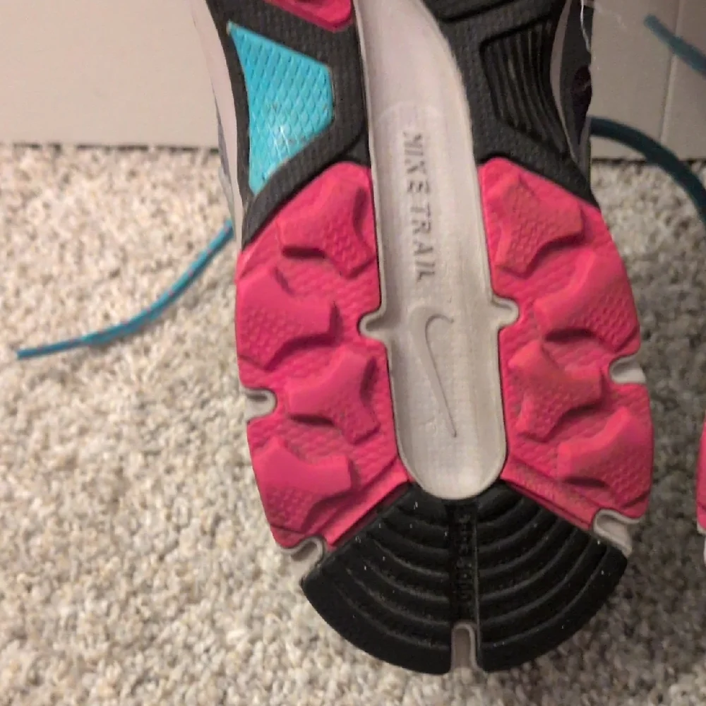 Nike Women's  Pink and Teal Trail Shoes - Picture 4 of 9